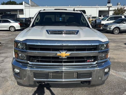 Used 2019 Chevrolet Silverado 2500 LTZ w/ Duramax Plus Package AWD/4WD image 2