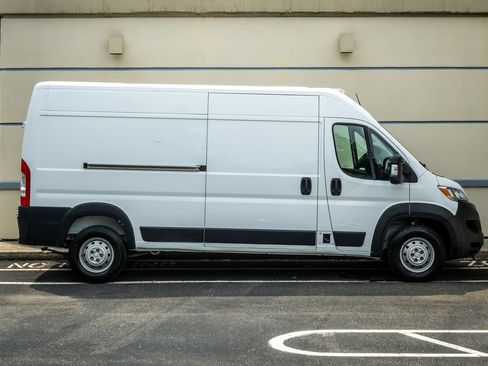 Used 2023 RAM ProMaster 2500 FWD image 9