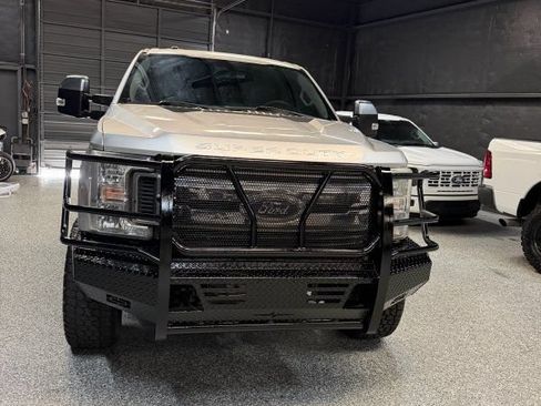 Used 2019 Ford F350 XLT w/ XLT Premium Package AWD/4WD image 2