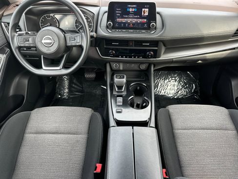 Used 2023 Nissan Rogue SV image 12