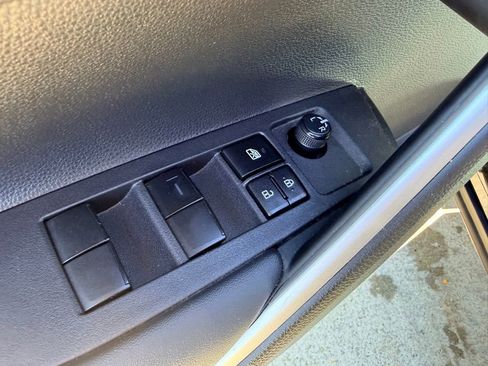 Used 2025 Toyota Corolla Cross AWD Hybrid image 12