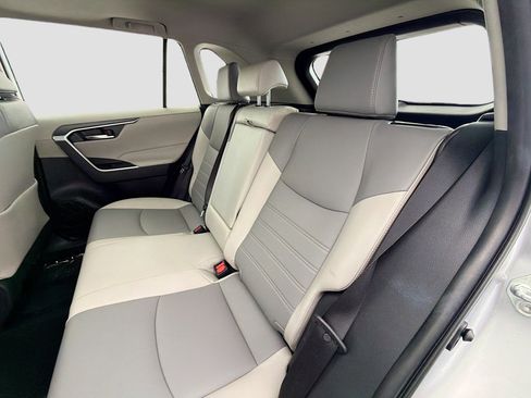 Used 2022 Toyota RAV4 XLE Premium image 20