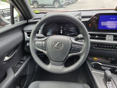 Used 2025 Lexus UX 300h FWD image 16
