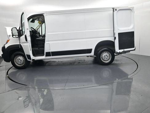 Used 2025 RAM ProMaster 2500 w/ Convenience Group FWD image 49