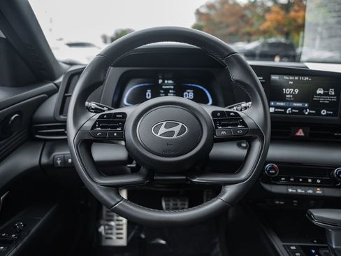 Certified 2025 Hyundai Elantra Sport image 25