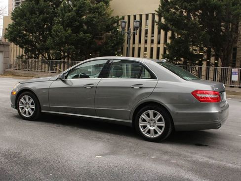 Used 2012 Mercedes-Benz E 350 4MATIC Sedan image 9