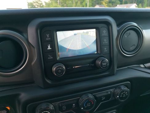 Used 2018 Jeep Wrangler Unlimited Sport S AWD/4WD image 20