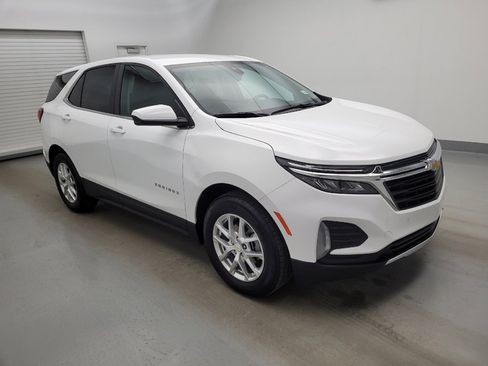 Used 2024 Chevrolet Equinox LT w/ LPO, Floor Liner Package FWD image 11