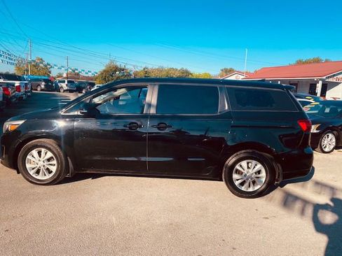 Used 2011 Kia Sorento LX w/ Convenience Pkg image 6