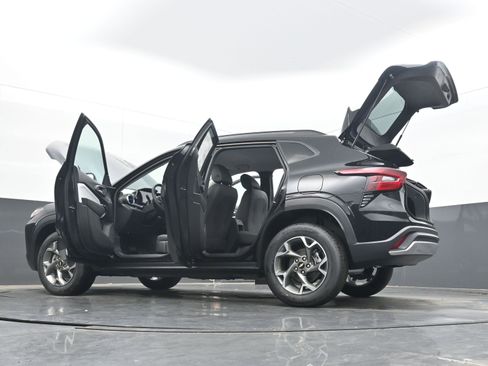 New 2026 Chevrolet Trax LT w/ Driver Confidence Package FWD image 44