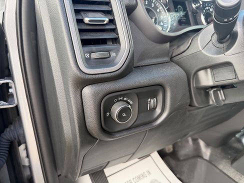 Used 2024 RAM 2500 Tradesman w/ Chrome Appearance Group image 11