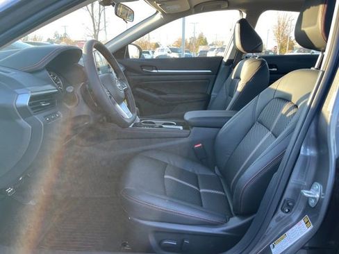 New 2025 Nissan Altima 2.5 SR image 15