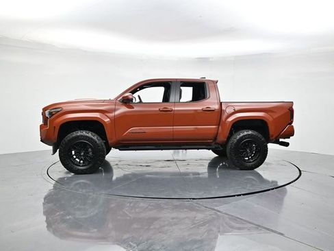 Used 2025 Toyota Tacoma TRD Sport image 6