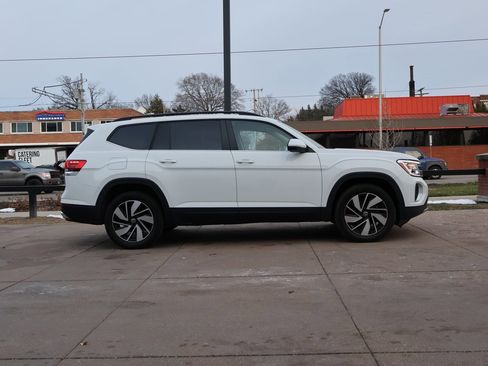 Used 2024 Volkswagen Atlas SE image 8