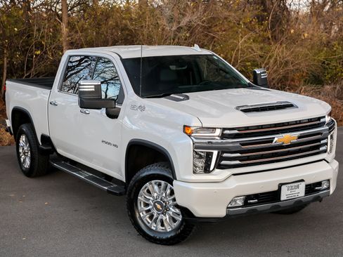 Certified 2022 Chevrolet Silverado 2500 High Country image 2