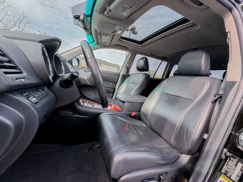 Used 2012 Toyota Highlander Limited w/ Tow Pkg image 17