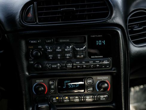 Used 2002 Chevrolet Corvette Convertible w/ Preferred Equipment Group2 image 22