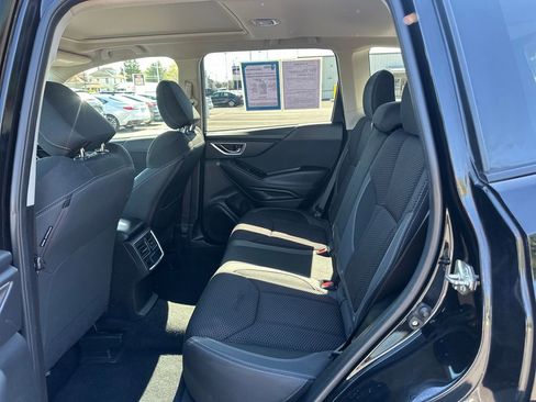 Used 2019 Subaru Forester Premium w/ All-Weather Package AWD/4WD image 16