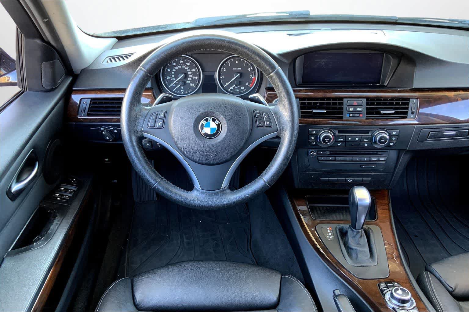 Used 2011 BMW 335i xDrive Sedan AWD/4WD image 13
