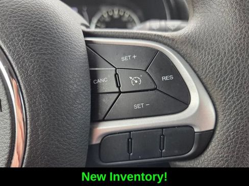 Certified 2023 Jeep Renegade Latitude AWD/4WD image 27
