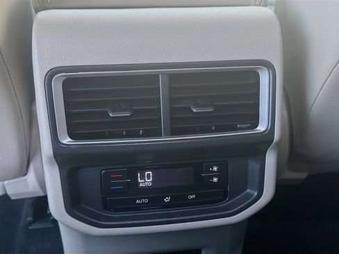 Certified 2024 Volkswagen Atlas SE image 22