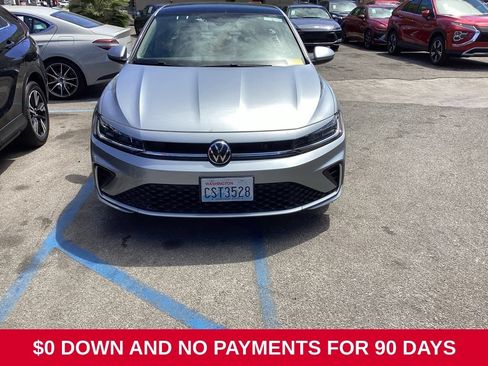 Used 2025 Volkswagen Jetta SE FWD image 10