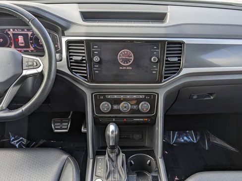 Certified 2022 Volkswagen Atlas SEL R-Line AWD/4WD image 15