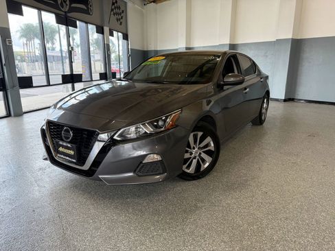 Used 2021 Nissan Altima 2.5 S image 3