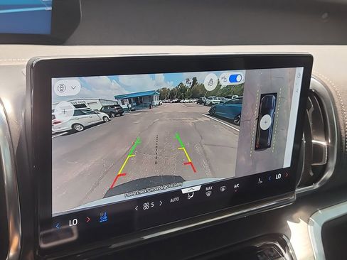 Used 2025 Ford Expedition Platinum w/ Driver's Package AWD/4WD image 26