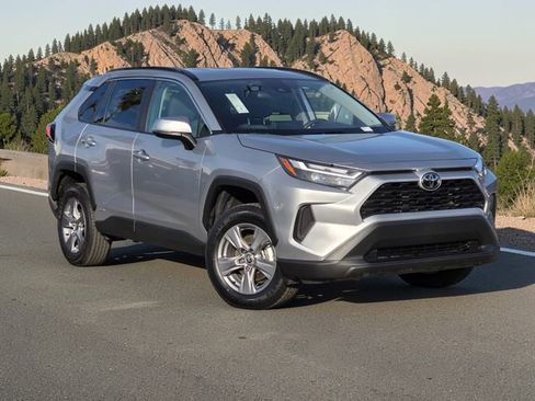 Used 2025 Toyota RAV4 XLE image 2