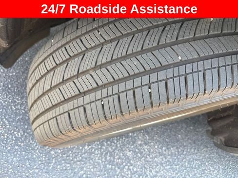 Used 2025 Ford Explorer Platinum RWD image 5