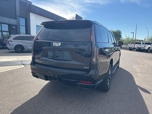 Used 2023 Cadillac Escalade ESV Sport image 5