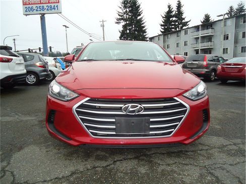 Used 2017 Hyundai Elantra SE image 3