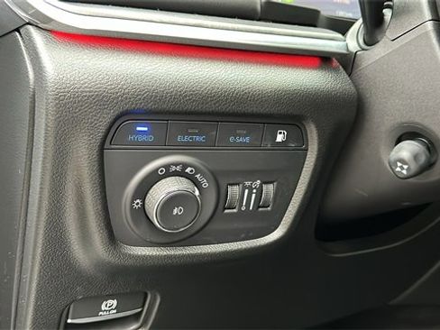 Used 2023 Jeep Grand Cherokee Overland image 11