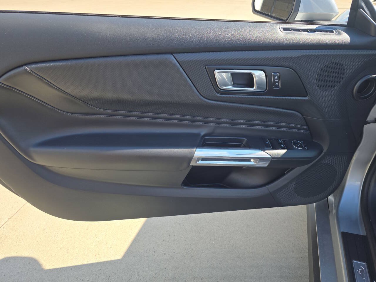 Used 2025 Ford Mustang Premium RWD image 17