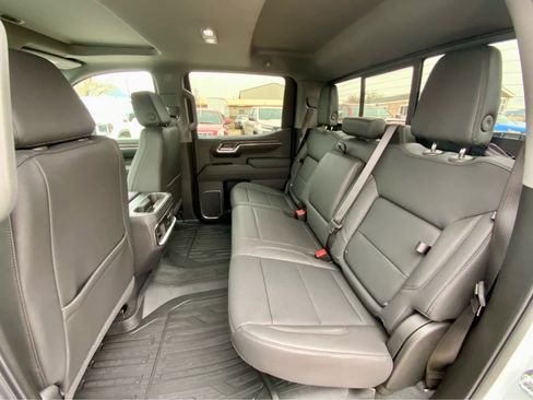 New 2026 GMC Sierra 1500 SLT w/ SLT Convenience Package image 28