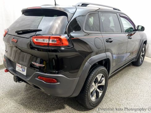 Used 2017 Jeep Cherokee Trailhawk w/ Comfort/Convenience Group image 9