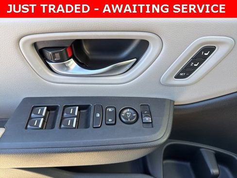 Used 2023 Honda Pilot Touring image 15