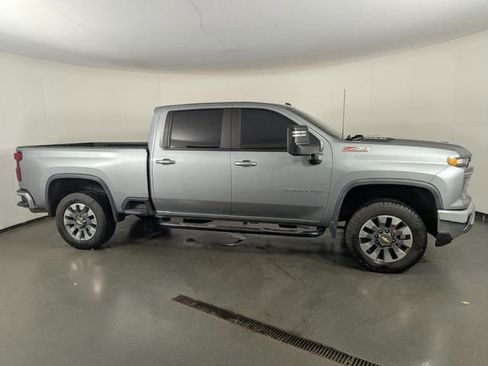 Used 2024 Chevrolet Silverado 2500 LT image 8