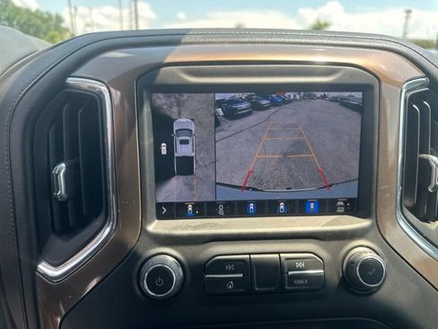 Used 2022 Chevrolet Silverado 1500 High Country w/ Technology Package AWD/4WD image 23
