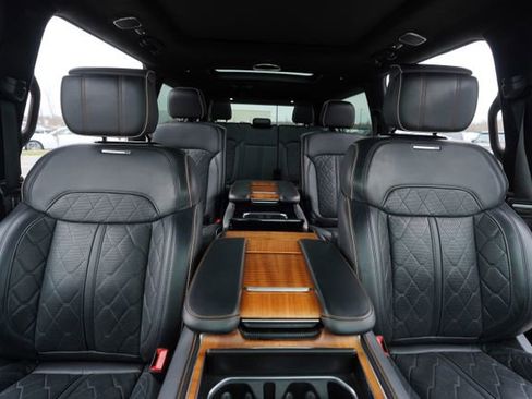 Used 2024 Jeep Grand Wagoneer L Series III image 39