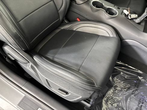 Used 2025 Ford Mustang Premium RWD image 28
