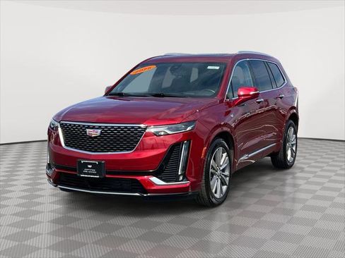 Used 2025 Cadillac XT6 Premium Luxury w/ Technology Package image 3