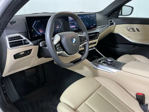 Certified 2025 BMW 330i xDrive Sedan w/ Convenience Package AWD/4WD image 22