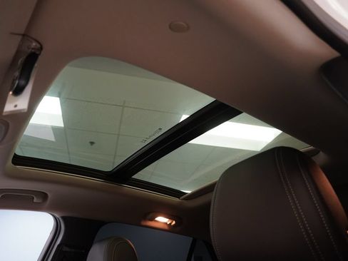 Used 2023 Buick Encore GX Essence w/ Experience Buick Package FWD image 4