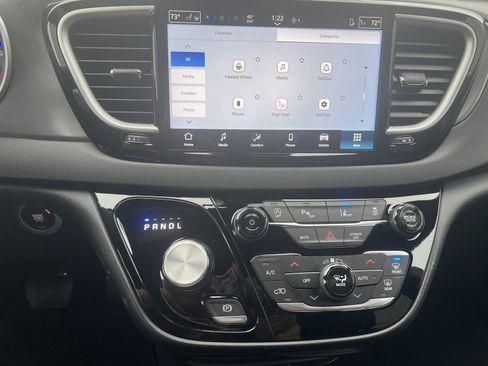 New 2026 Chrysler Voyager LX FWD image 19