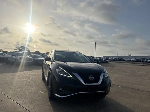 Used 2024 Nissan Murano Platinum w/ Cargo Package FWD image 3
