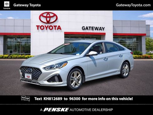 Used 2019 Hyundai Sonata SEL w/ Winter Weather Package FWD image 1
