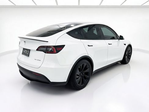 Used 2023 Tesla Model Y Performance AWD/4WD image 4