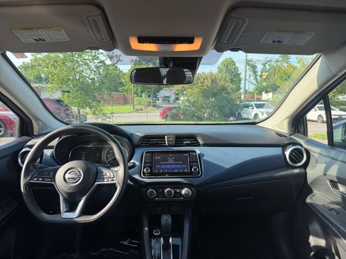 Used 2025 Nissan Versa SV FWD image 31